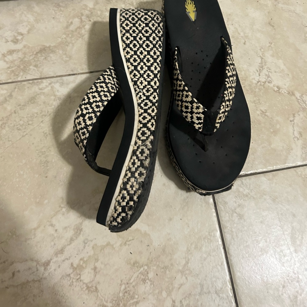 Volatile Black and Cream Patterned Sandals